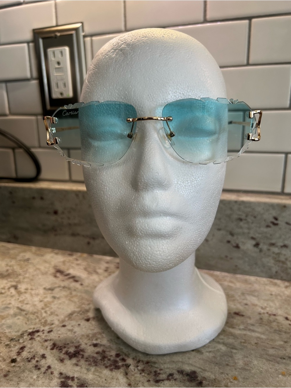 Blue Gradient Rimlessr Sunglasses with Gold Accents 🔥🔥